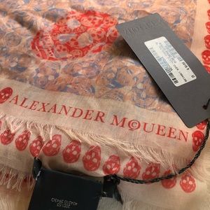 Alexander McQueen NWT Multi Skull Disty Scarf 54”